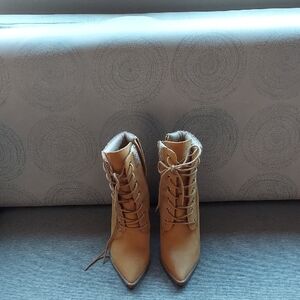 Steve Madden Tan Lace-Up Boots